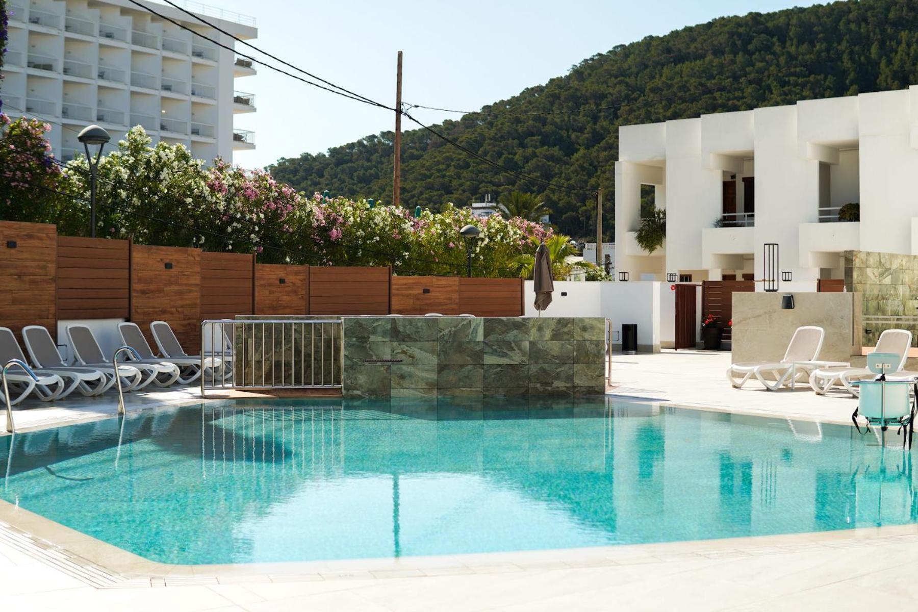 Typic Oasis Sa Tanca Lägenhet Cala Llonga  Exteriör bild